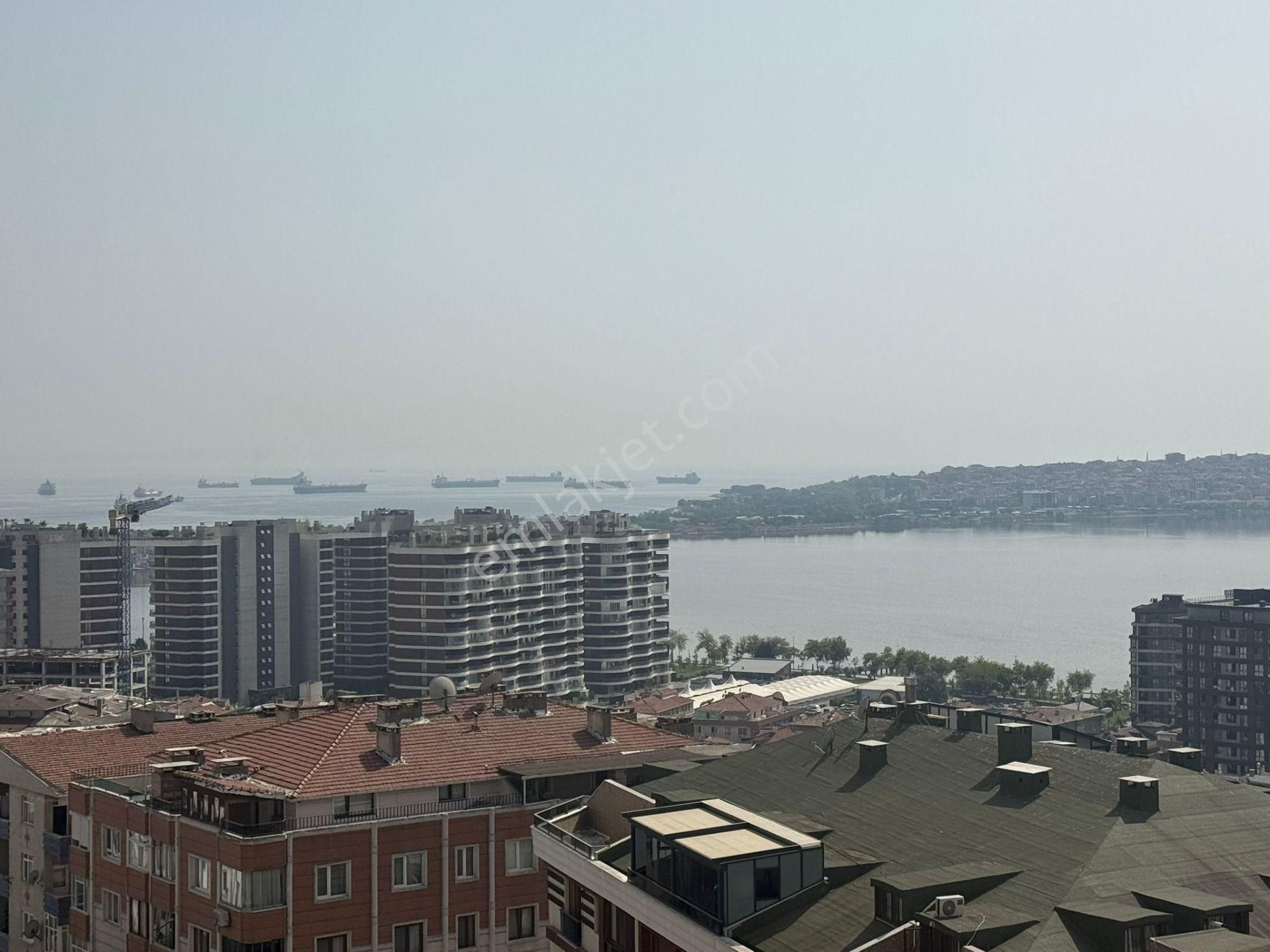 Barış'tan Site İçerisinde Göl-deniz Manzaralı Sıfır 3+1 Daire