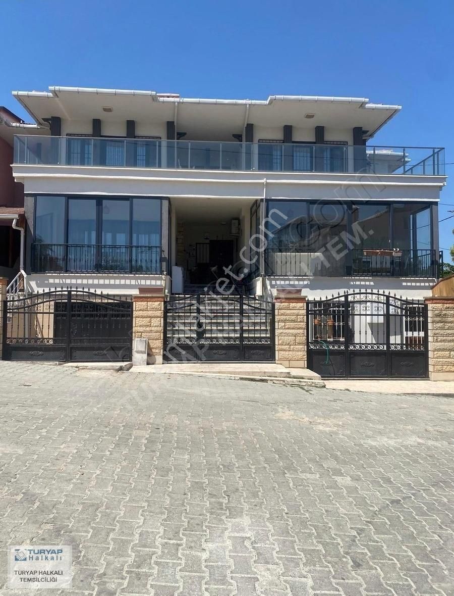 Silivri Çanta Balaban'da Site İçi Triplex Bahçeli Satılık Villa