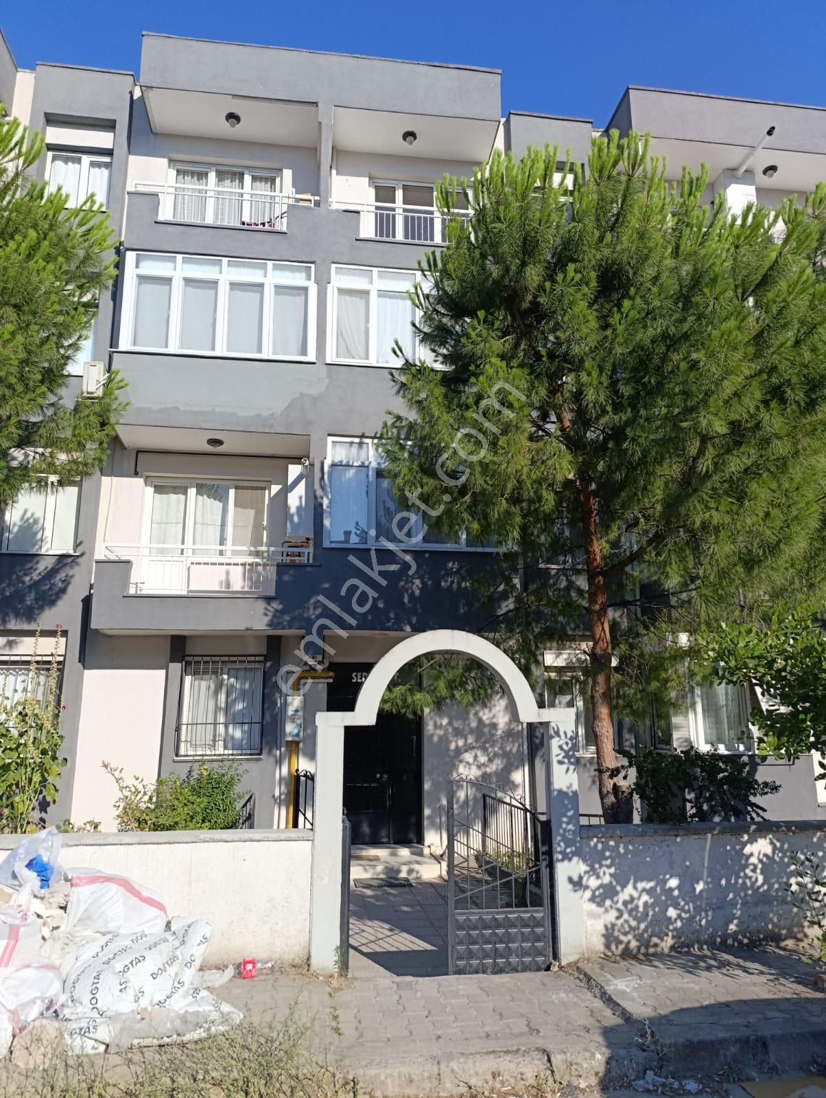 Çiğli Ataşehir'de Hastane Yakını 3+1 Satılık Daire!