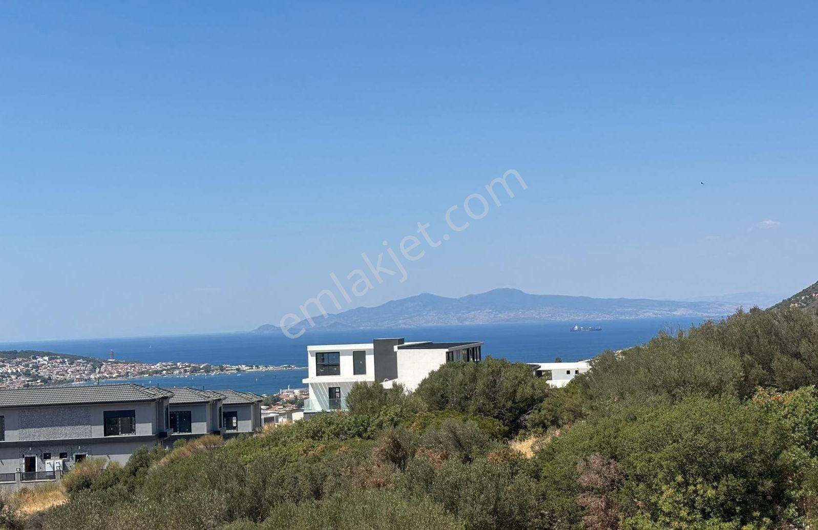 Yenifoçada Manzaralı,müstakil Bahçeli Ve Geniş Teraslı 2+1 Villa - Görsel 11