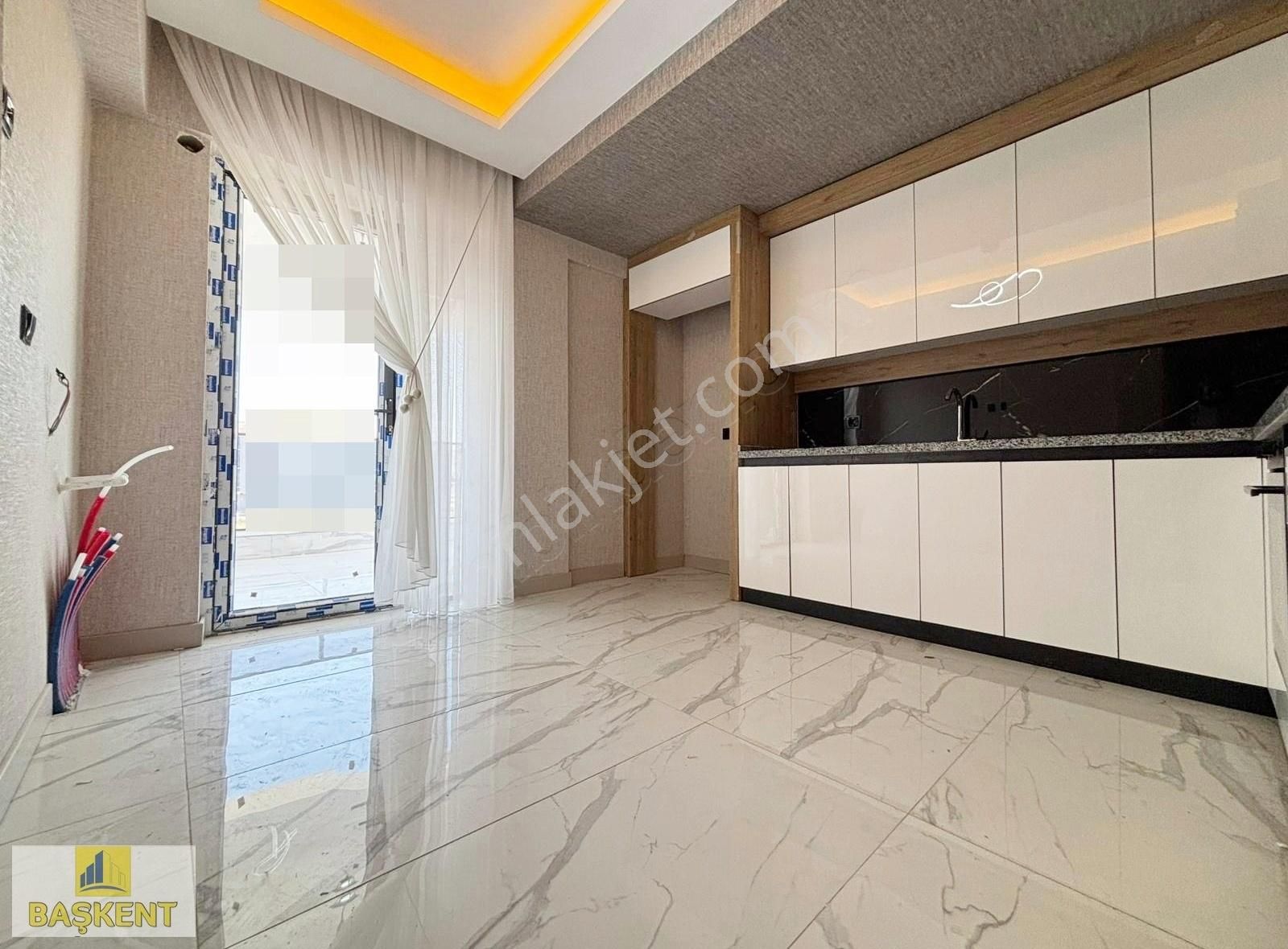 Başkent Gayrimenkulden Ultra Lüks Geniş E.banyolu G.odalı 3+1 Ev