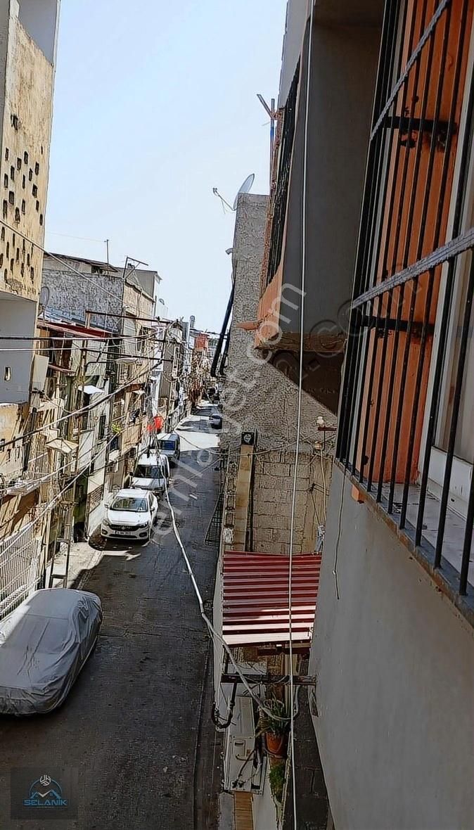 Selanik'ten Yenibey Mah. Satılık 3 Katlı Müstakil Ev - Görsel 2