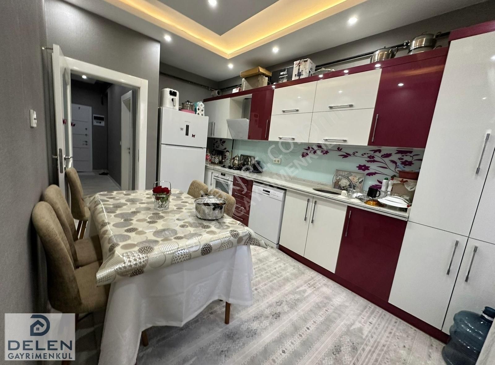 Delen Gayrimenkul'den Karacahmet 2'de Ön Cephe 2+1 Masrafsız