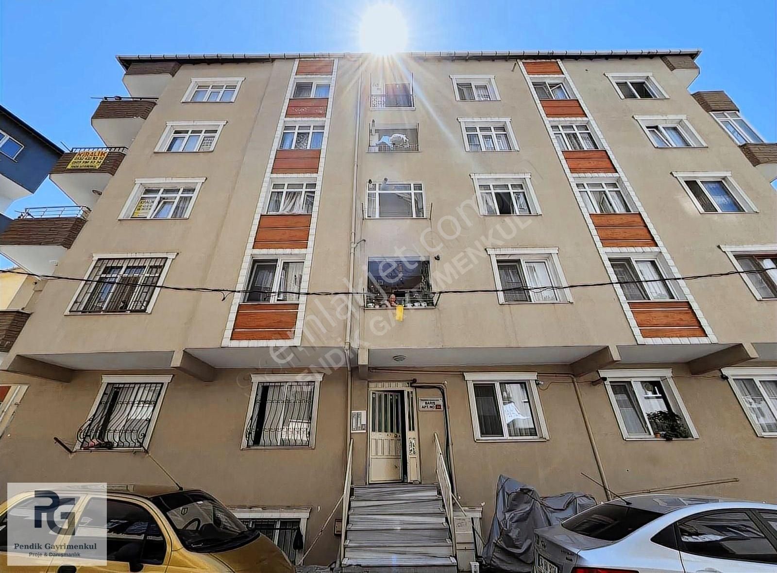 Pendikte E5 Yakını Metro Ve Hastaneye Yakın 3+1 Kiralık Daire