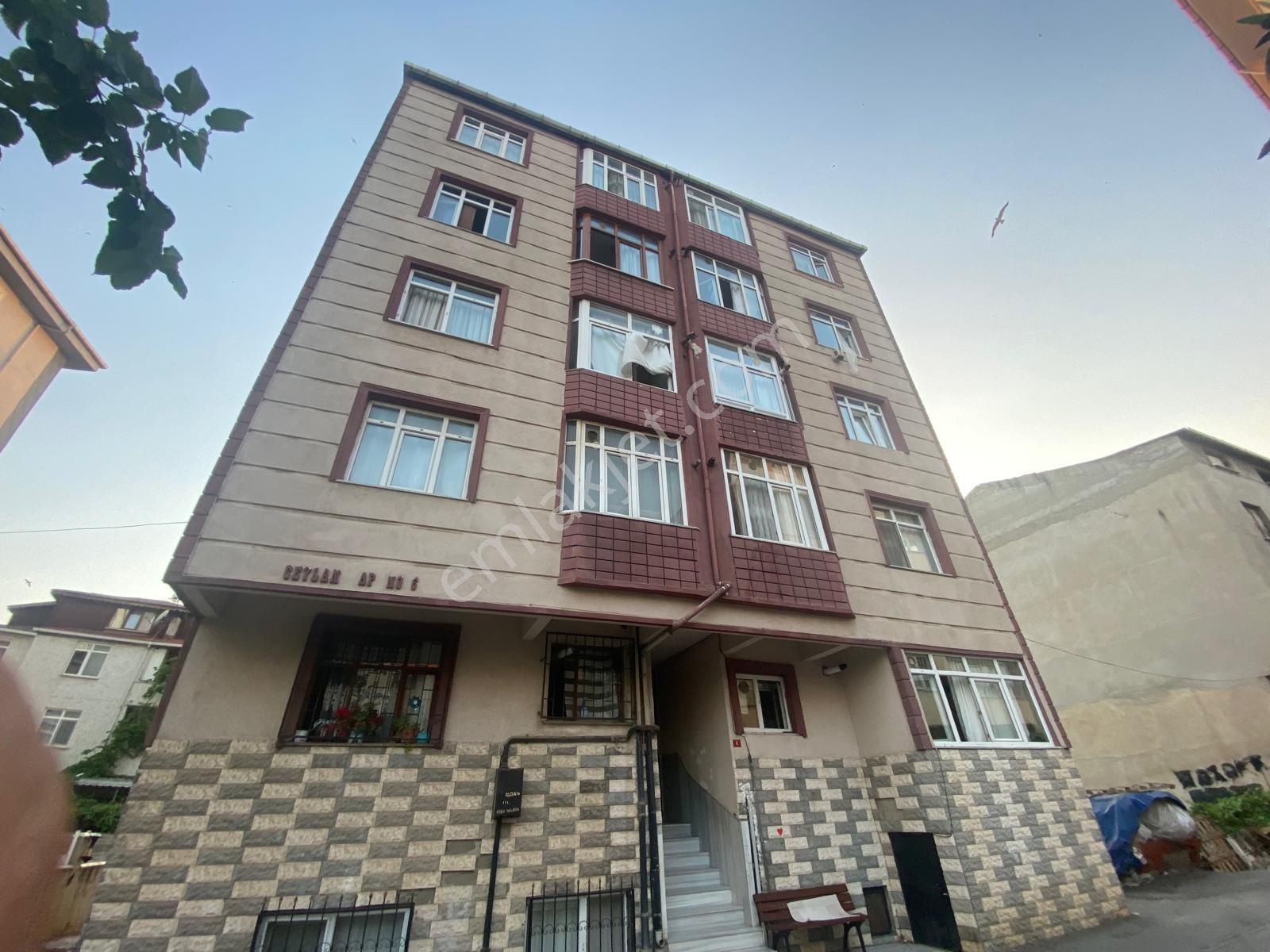 Pendik Kavakpınarda Satılık Çok Kullanışlı Uygun Fiyata Daire