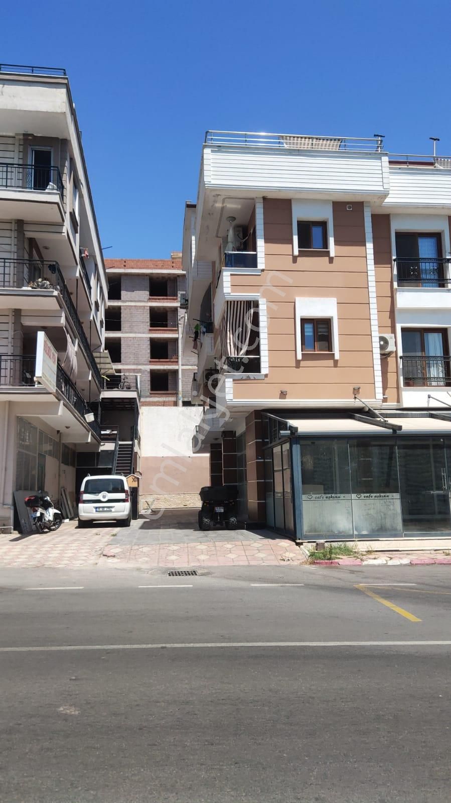 Gümüldür Çarşı Merkezinde 1. Kat Daire