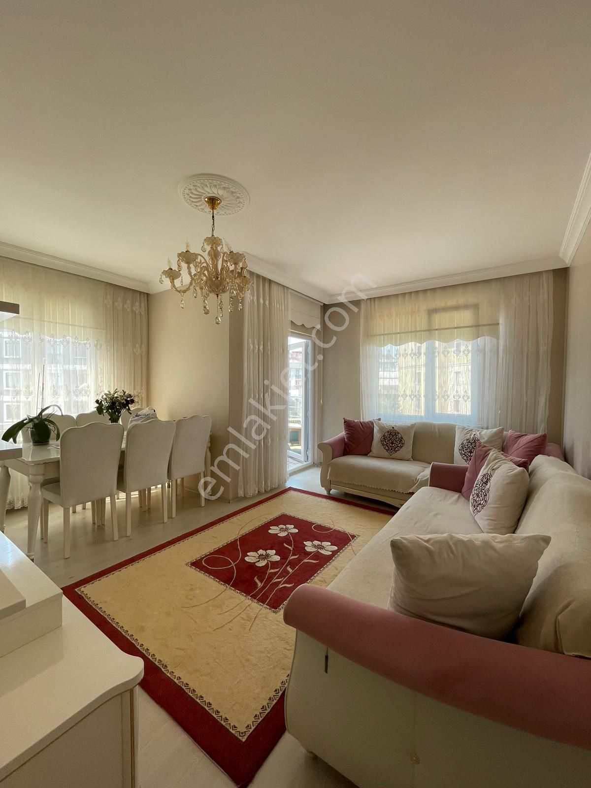 Sultanbeyli Adil Mah. Spor Yolu Cad. Yakın Balkonlu 3+1 Arakat
