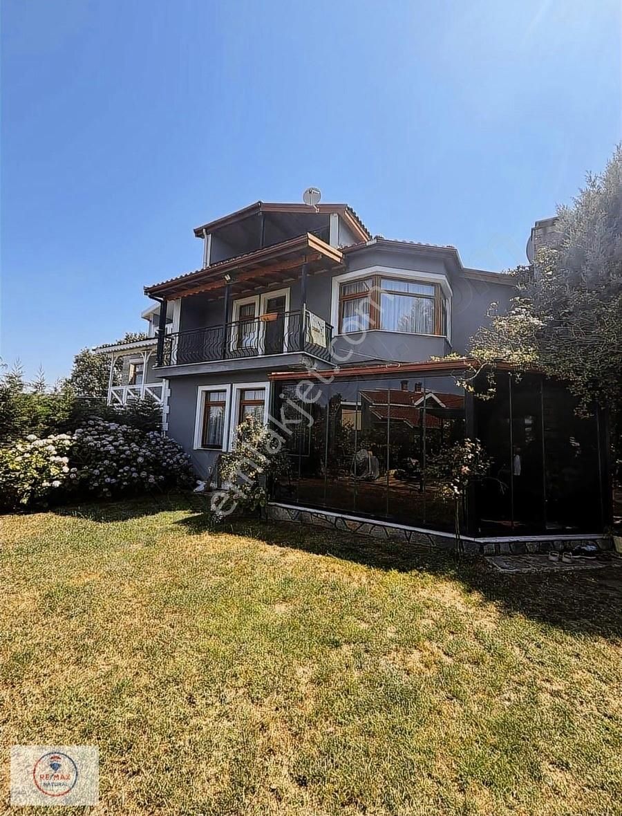 İhsaniye Konaklarında Deniz Ve Doğa Manzaralı Satılık Villa
