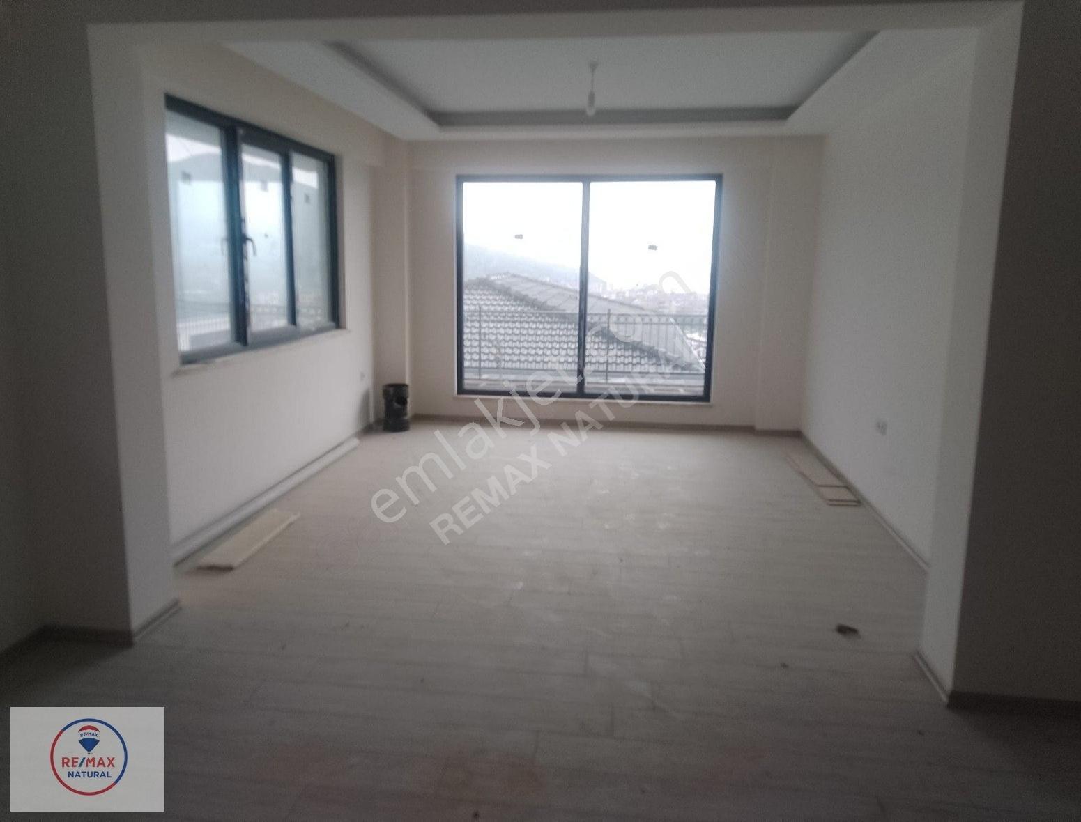 Remax Natural'den Gölcük Ulaşlı'da Deniz Manzaralı Satılık Villa - Görsel 26