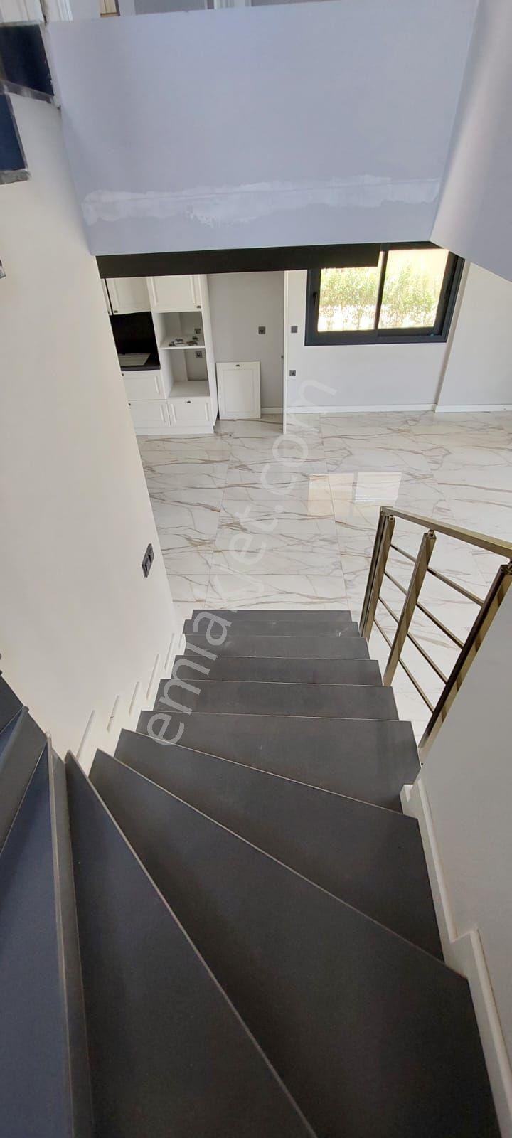 Kuşadası Davutlar 4 Oda 1 Salon Mustakil Villa - Görsel 16