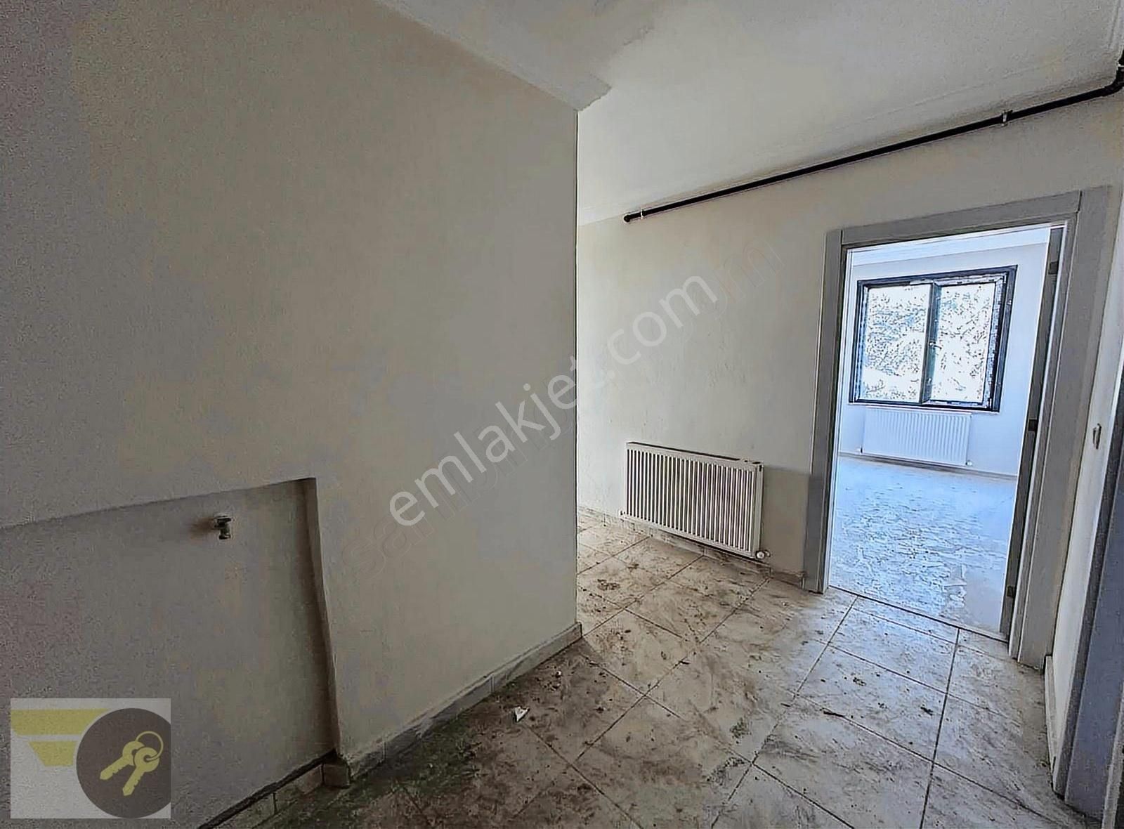 *of Gayrimenkul* İlçe Merkezinde 100m2 2+1 3.kat Fırsattt