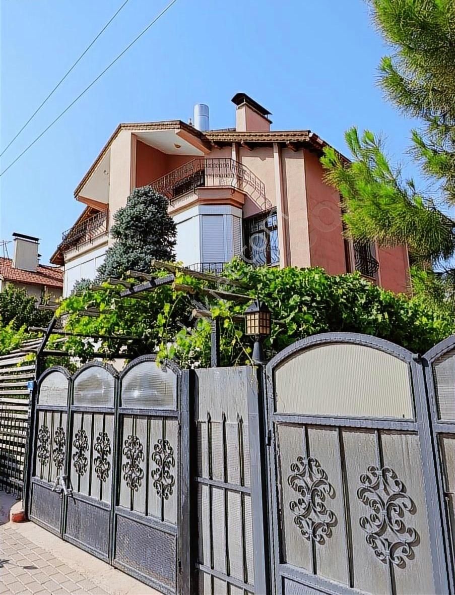 Şehrin Yanıbaşında, Hayatın Merkezinde Bir Villa Hikayesi