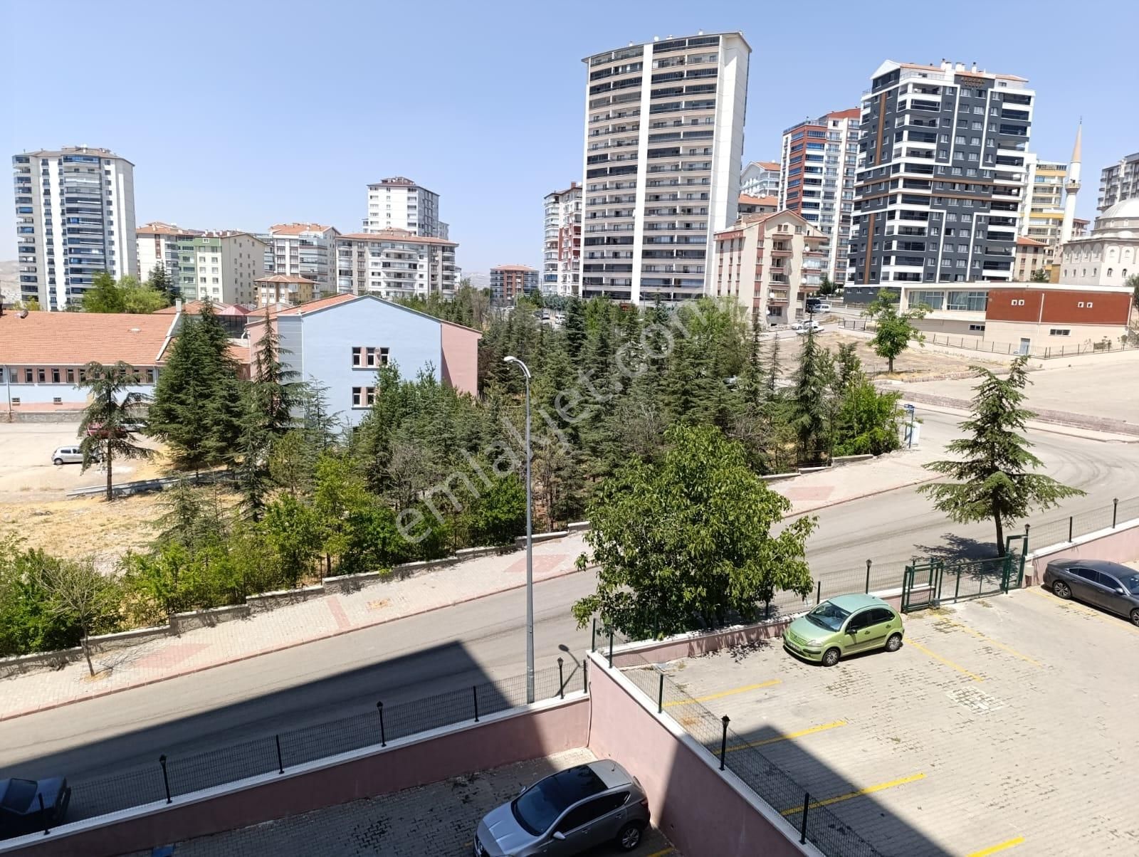 Acill Satılık Daire Yenimahalle'de 4+1( Sıfır) Site İçerisinde