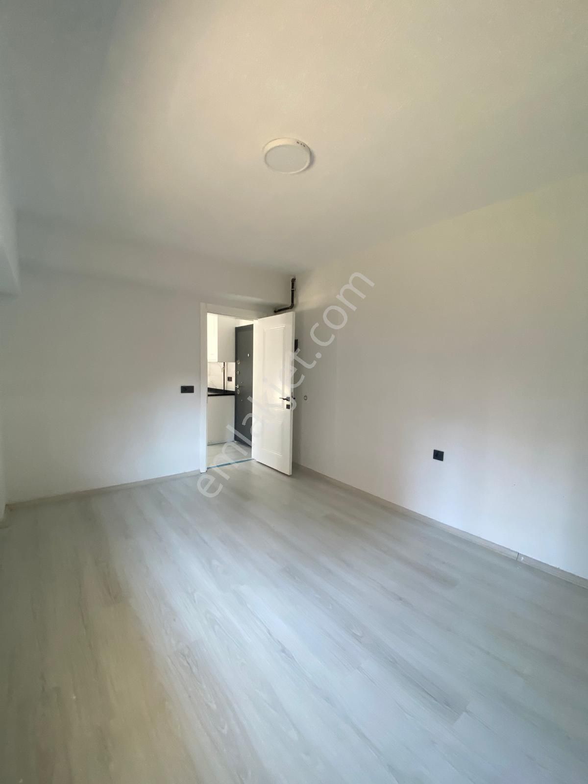 Dur Al Gayrimenkulden Asmalıevlerde 1+1 Eşyasız Sıfır Apart