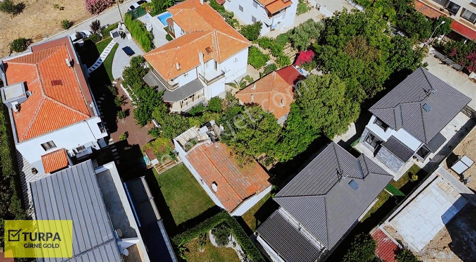Urla Çeşmealtında Satılık Müstakil Lüx Villa