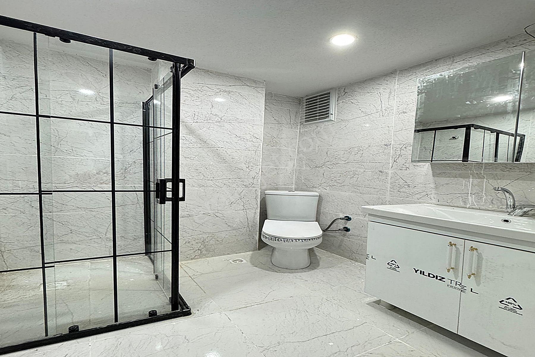 İnşaat Firmasın'dan Metrobüsün Dibinde Sıfır 2+1 B.katı Daire - Görsel 19