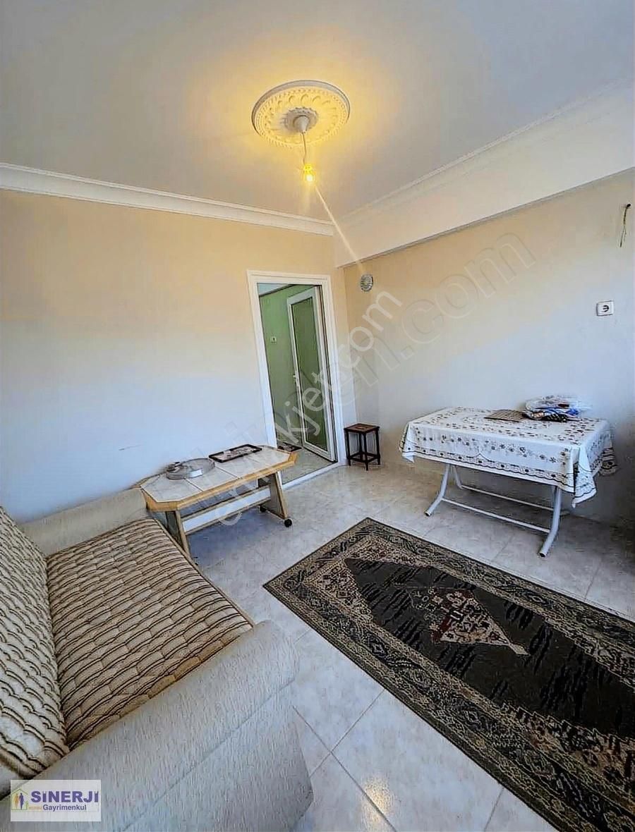 Adalette 3katlı Müstakil Ev Satılık (200m2 Arsa Üzerine Kurulu)