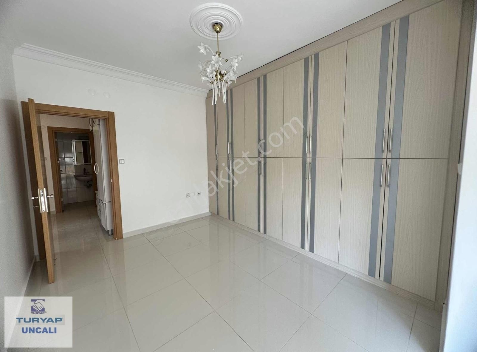 Muratpaşa Varlık'da İçi Yapılı Ara Kat 3+1 Kiralık Daire