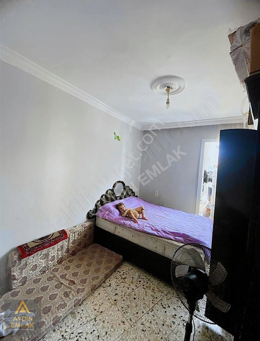 Aydından İstiklal Caddesinde 3+1 Satılık Daire