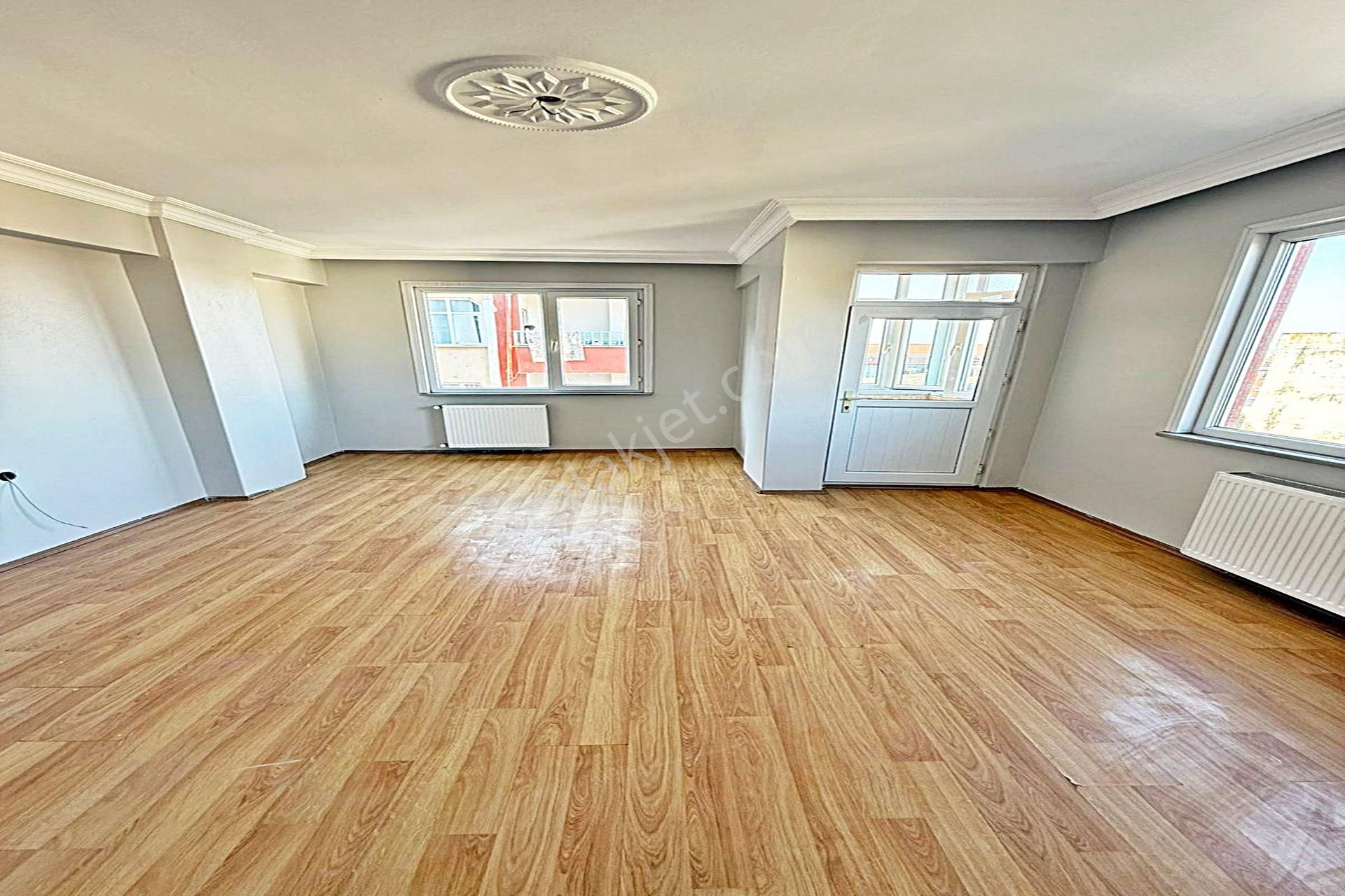 İnönü Mahallesinde 100 M2 Manzaralı Çift Balkonlu 2+1 Arakat - Görsel 8
