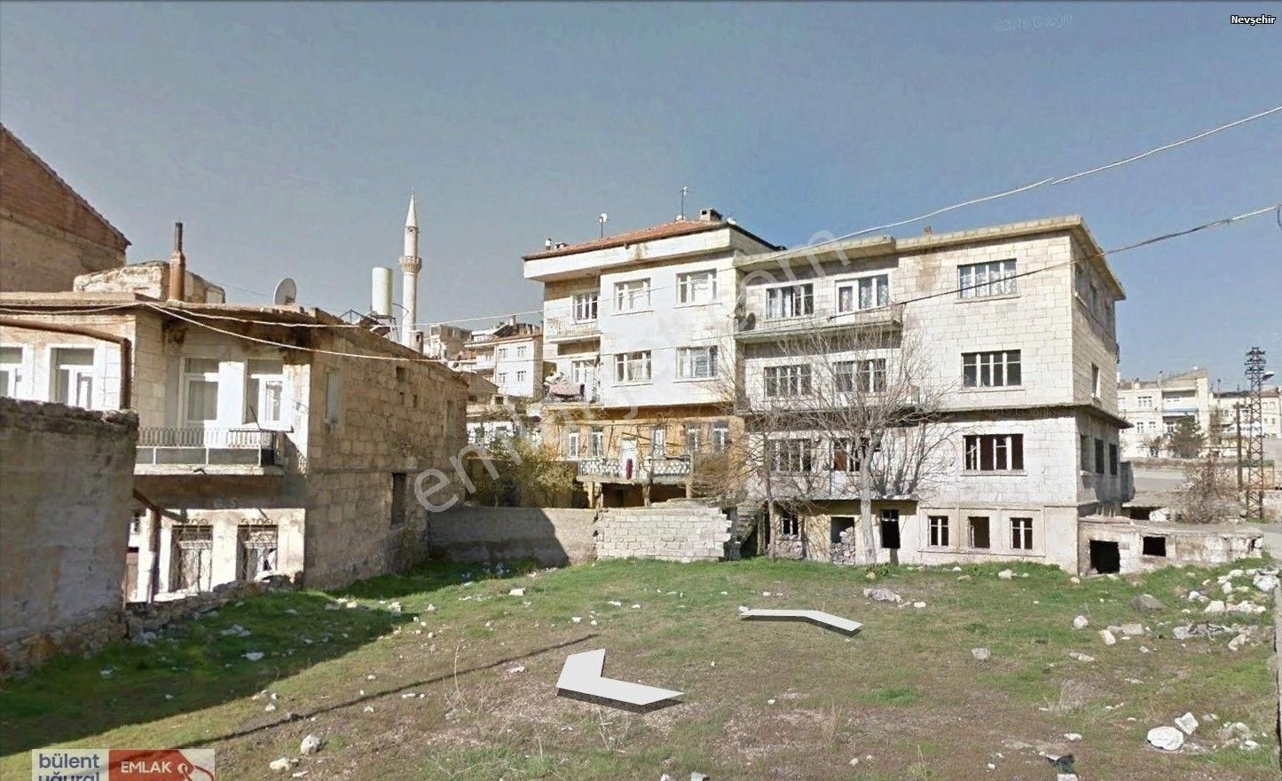 Bülent Uğural Emlaktan 401m2 Satılık Kargır Ev Ve Arsası