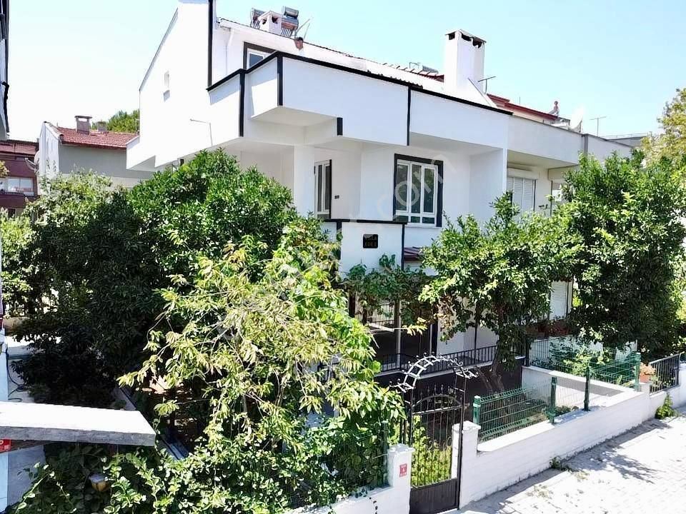 Gümüş'den Altınkumda Şahane Konuma Denize 200 Mt 6+1 Müstakil Ev