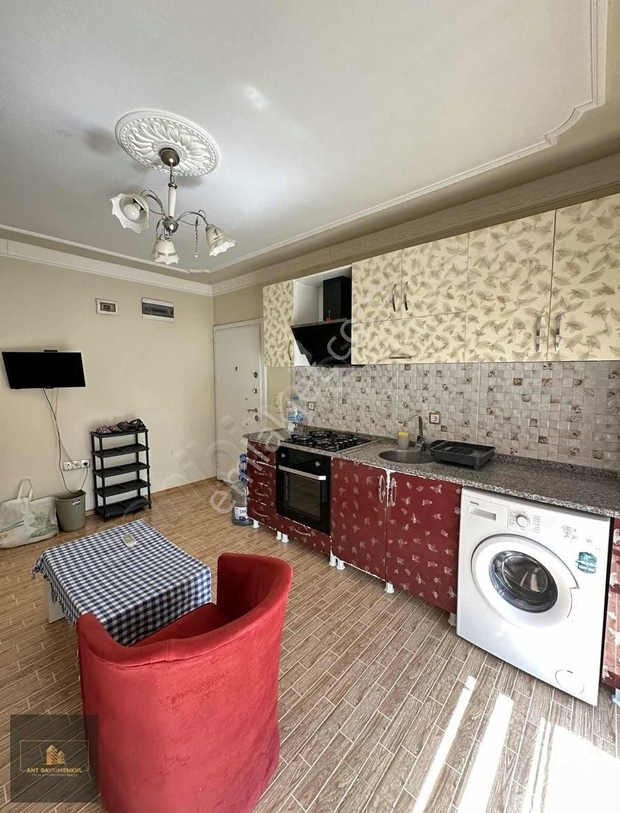 Kültür Kafeler Cadde Üzeri Katta Eşyalı 2+1 Daire