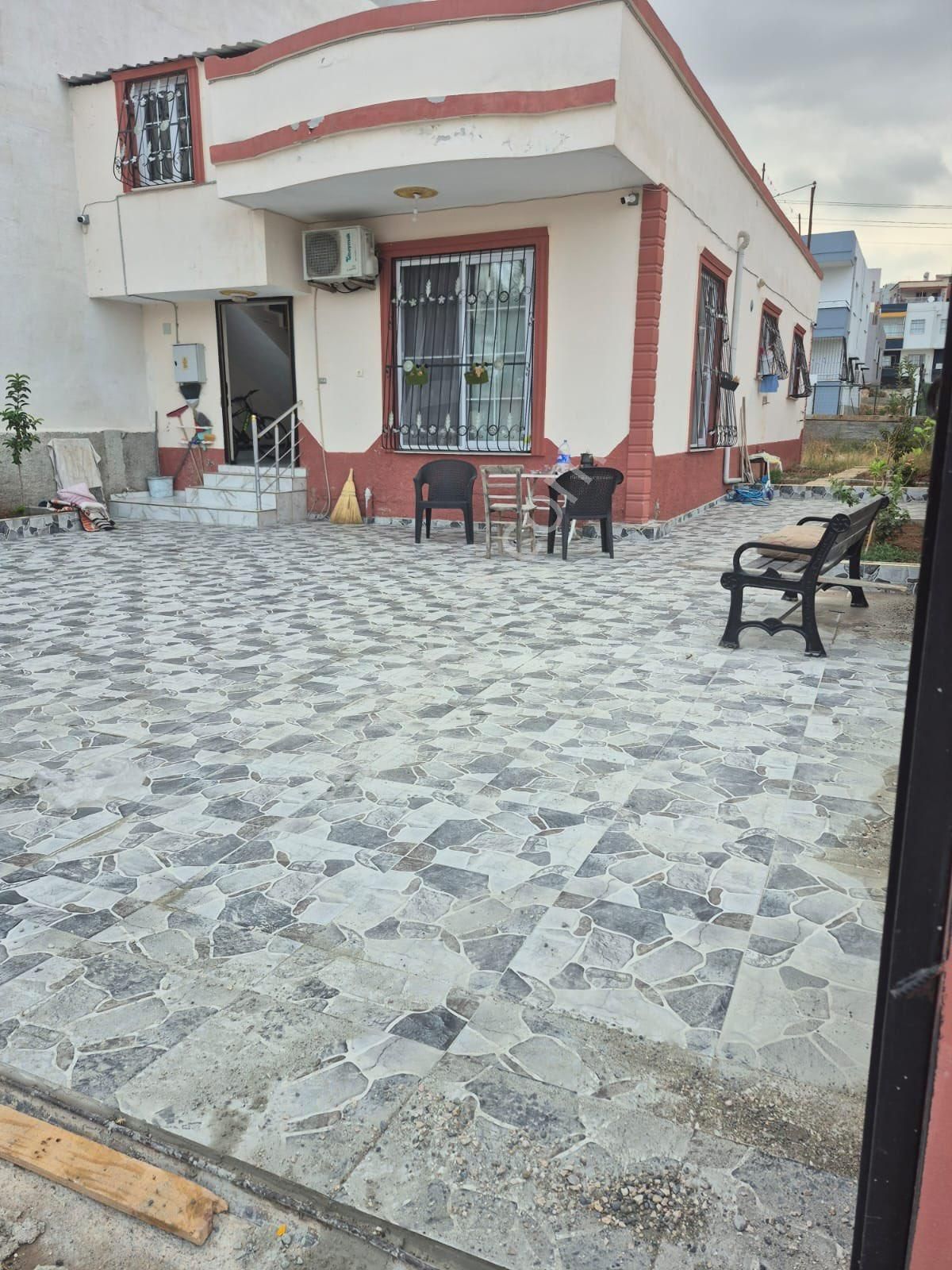 Sarıçam Esentepede Krediye Uygun 300 Metra Arsalı Müstakil Ev