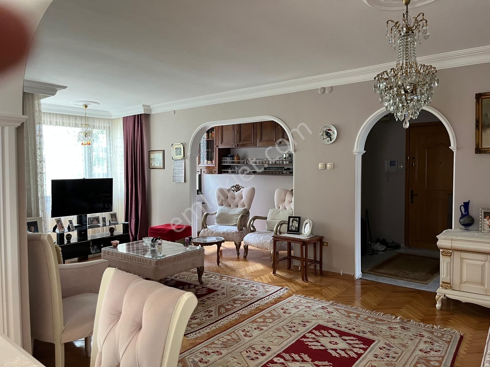 Söğüt Emlak Soyak Göztepe Sitesi Şerefiyeli 5 Katlı Blokta 4+1 Satılık Daire