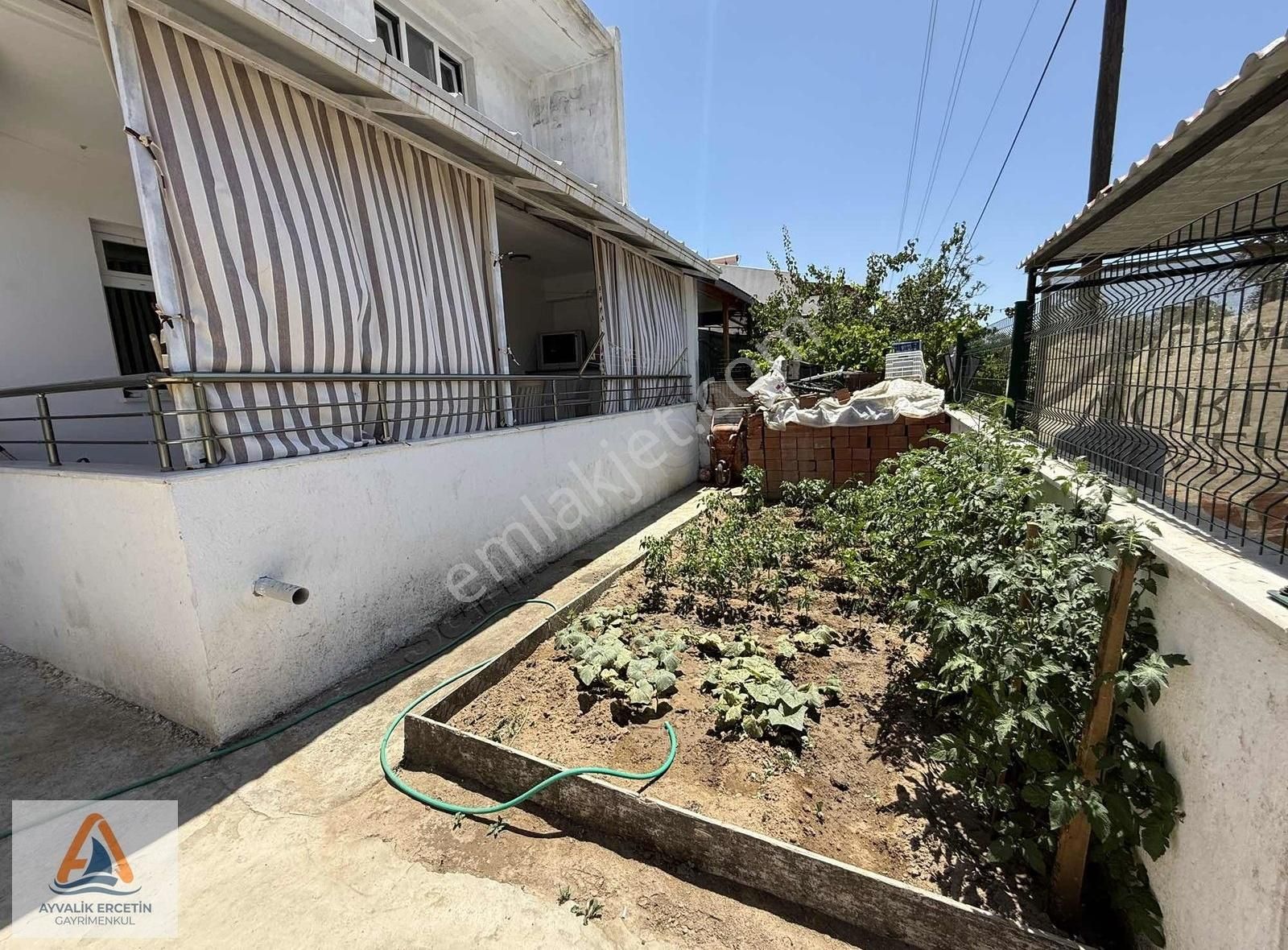 Ayvalık Altınova Bahçeli 2adet 3+1 Müstakil Ev - Görsel 7