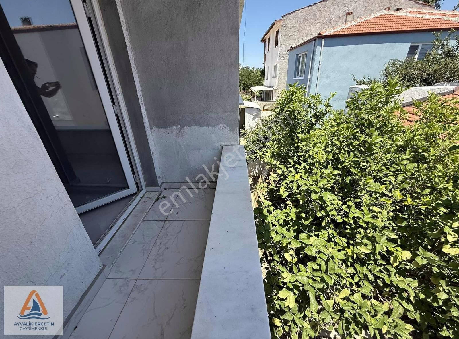 Ayvalık Altınova Bahçeli 2adet 3+1 Müstakil Ev - Görsel 3