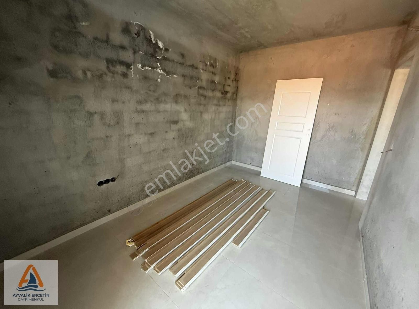 Ayvalık Altınova Bahçeli 2adet 3+1 Müstakil Ev - Görsel 11