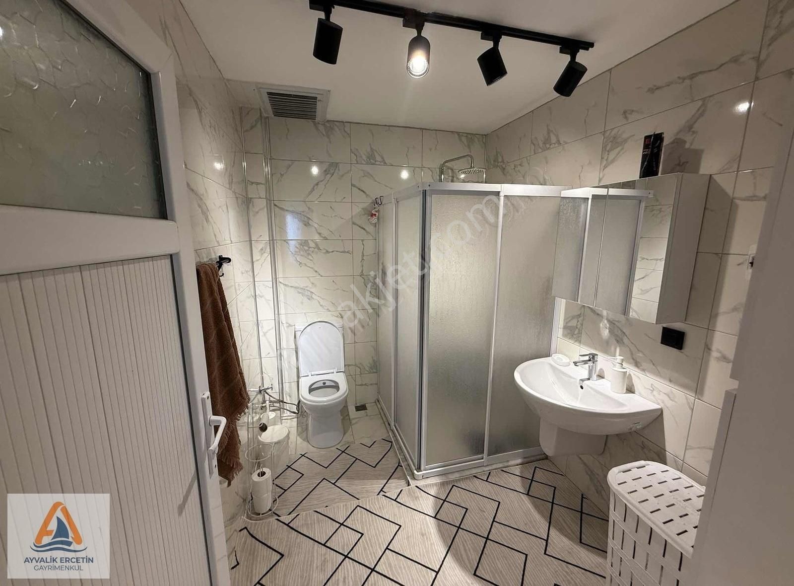 Ayvalık Altınova Bahçeli 2adet 3+1 Müstakil Ev - Görsel 8