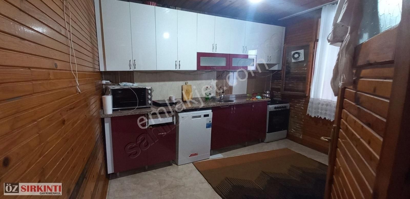 Mithatpaşa Mahallesi'nde 2 Katlı Müstakil Alternatifsiz Fırsat