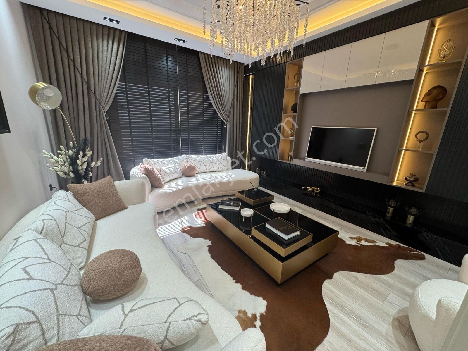 Yigithan Gayrimenkul Dan Mezitli De Havuzlu Sıfır 3+1 Daire
