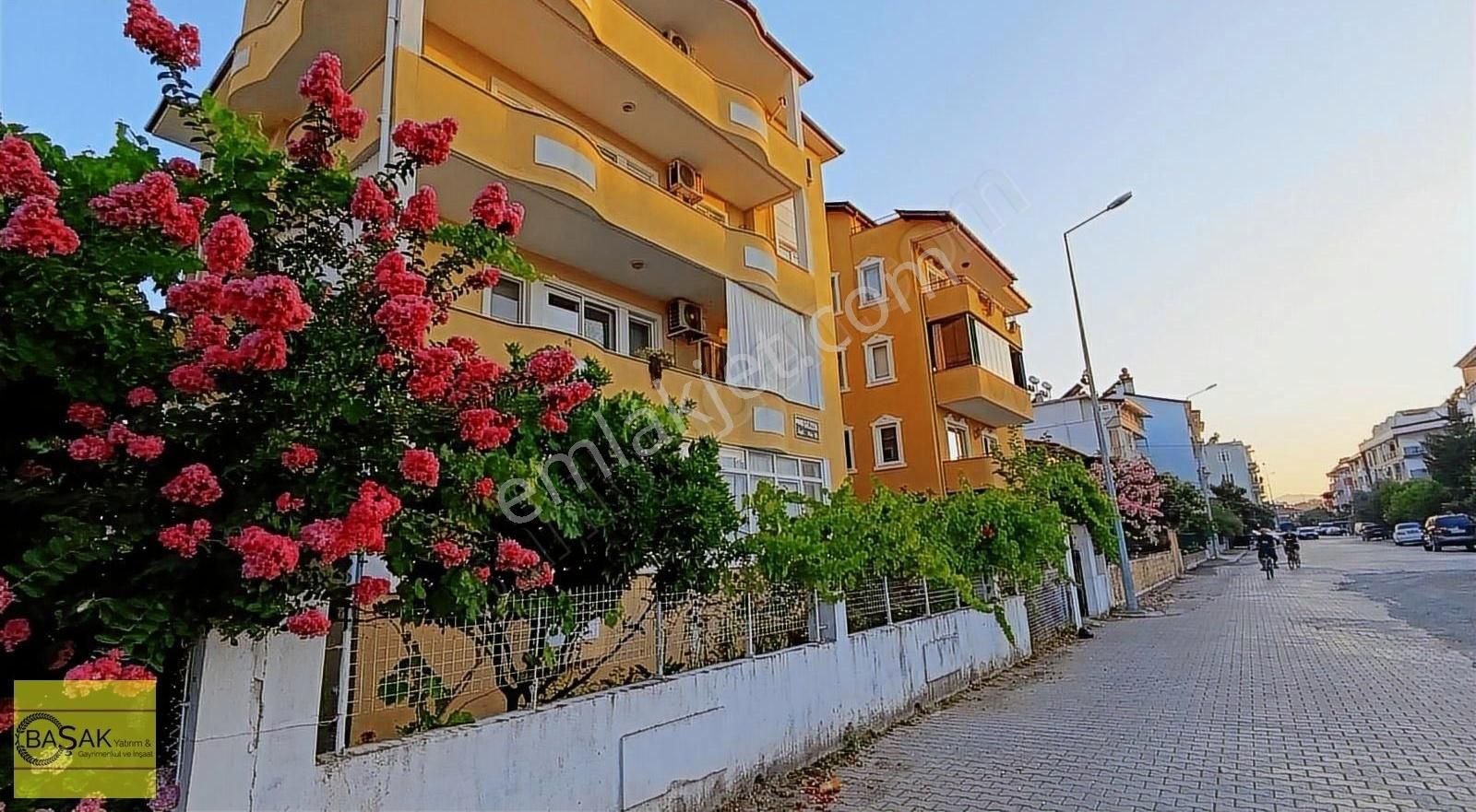 Başak'tan Çarşı Merkez Bahçeli Ve Eşyalı 3+1 Uzun Dönem