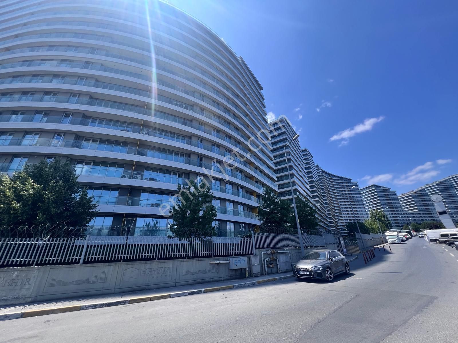 Batışehir'de Satılık Balkonlu 1+1 Hemen Sunum Daire