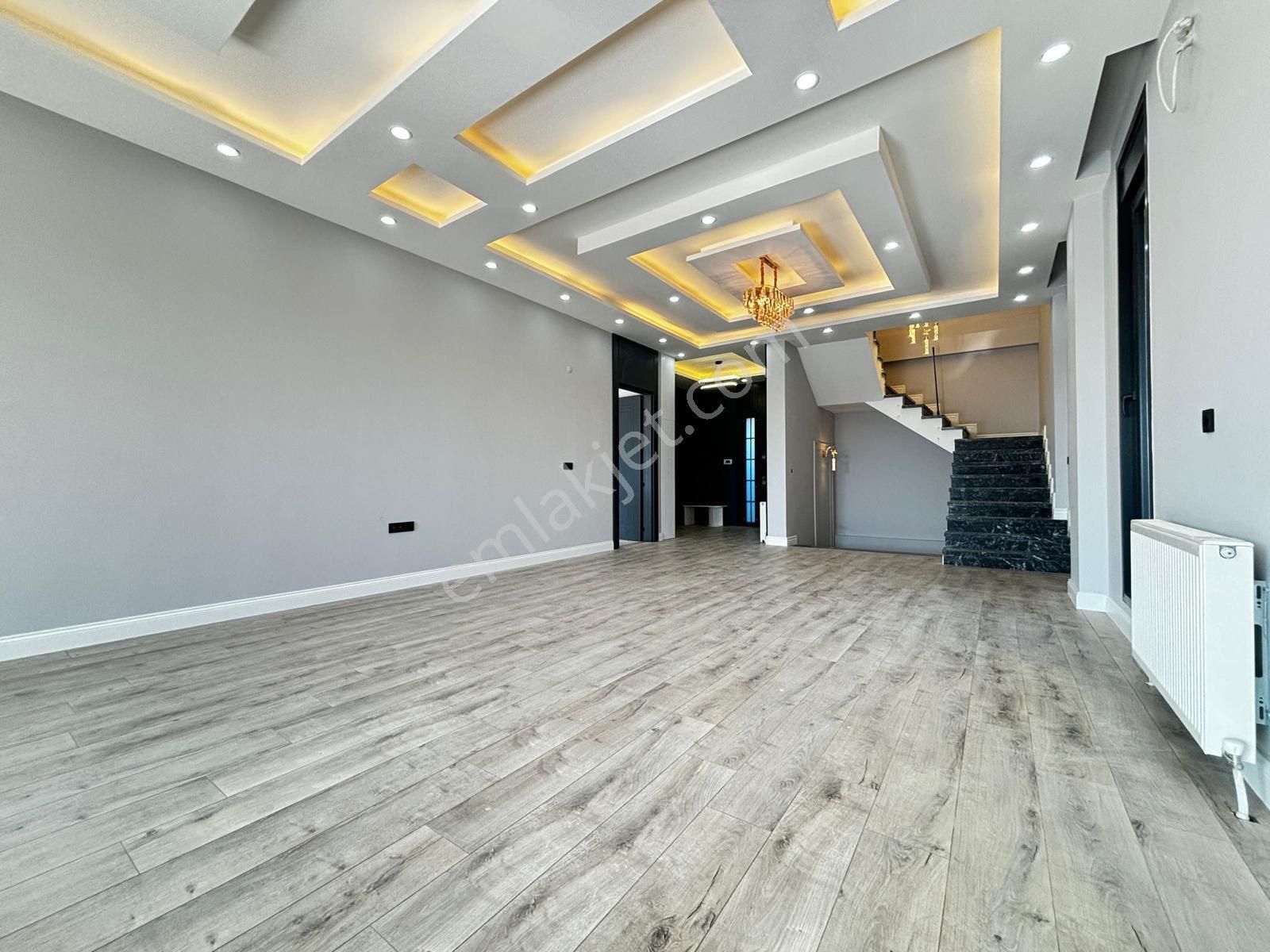 B.çekmece Celaliye E-5 ‘e Yakın 7+1 Müstakil Lüks Villa - Görsel 22