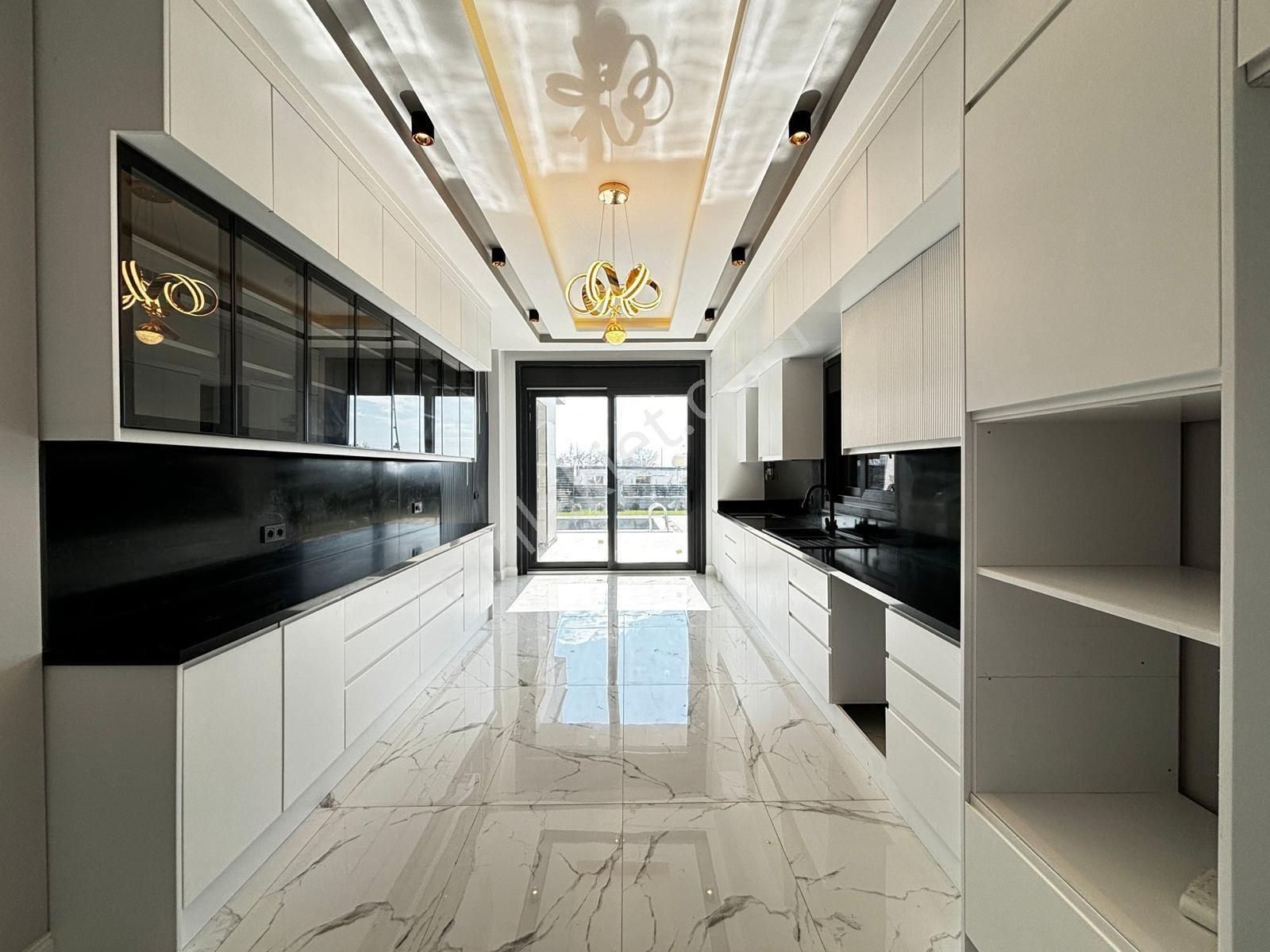 B.çekmece Celaliye E-5 ‘e Yakın 7+1 Müstakil Lüks Villa - Görsel 10