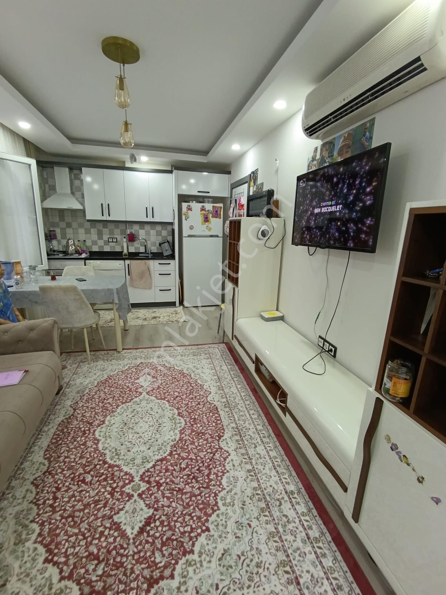 Emlaknomi Mahmutlar 2+1 Full Eşyalı 2 Banyolu 2 Balkon Arakat 5 Yıllık Havuzlu Satılık Daire