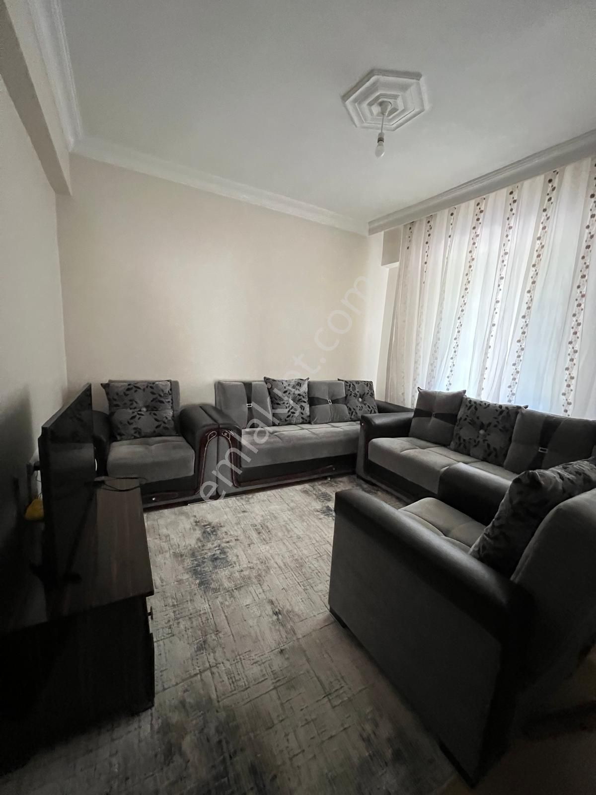 Hamidiye Mahallesinde Satılık Ferah Güzel Daire 3+1