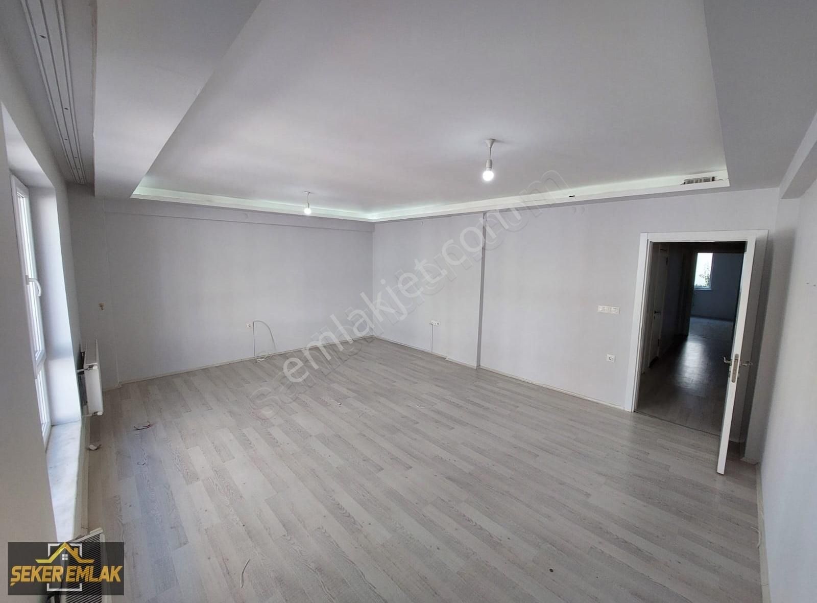 Şeker Emlaktan Emek Mah. Ertaş Cad. Altı 150 M² 3+1 Daire