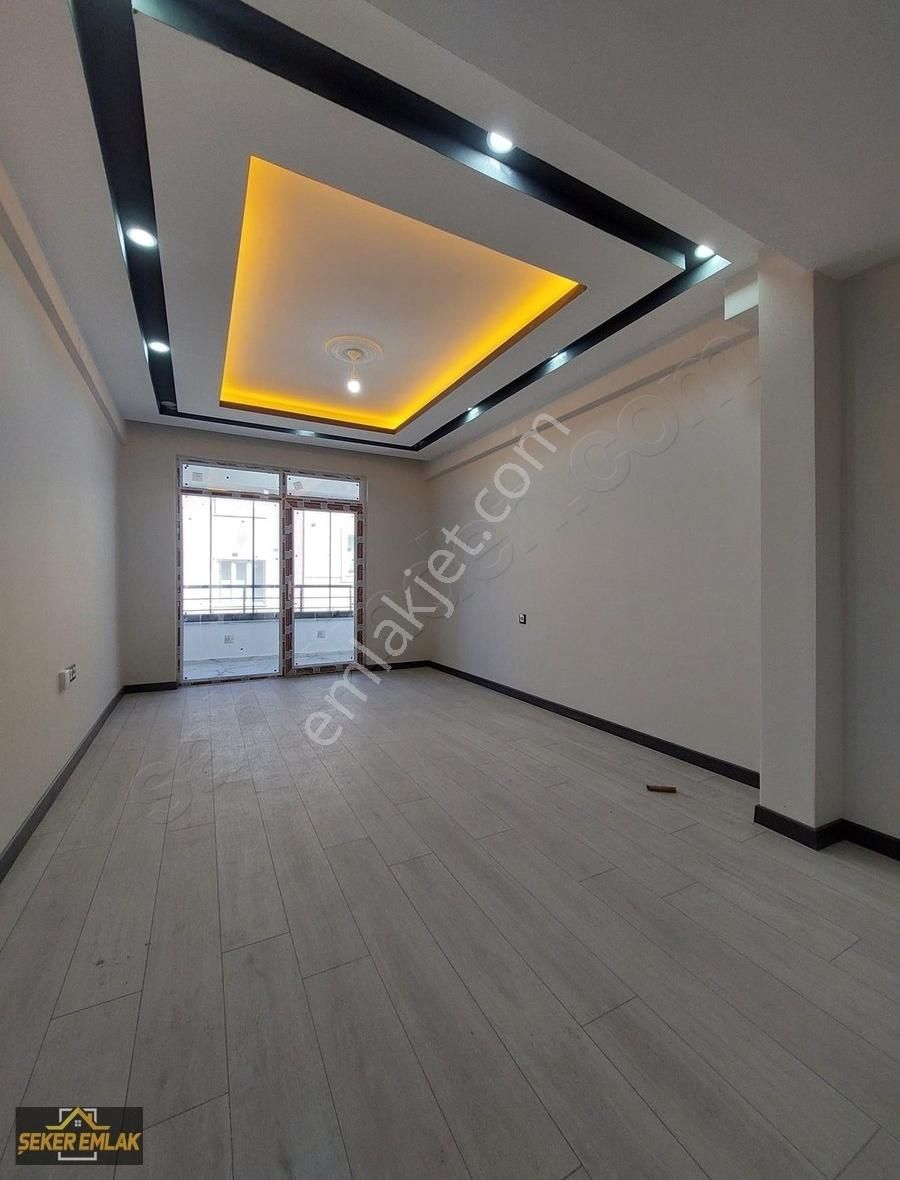 Şeker Emlaktan Emek Mah. Ertaş Cad. Altı 80 M² 2+0 Daire