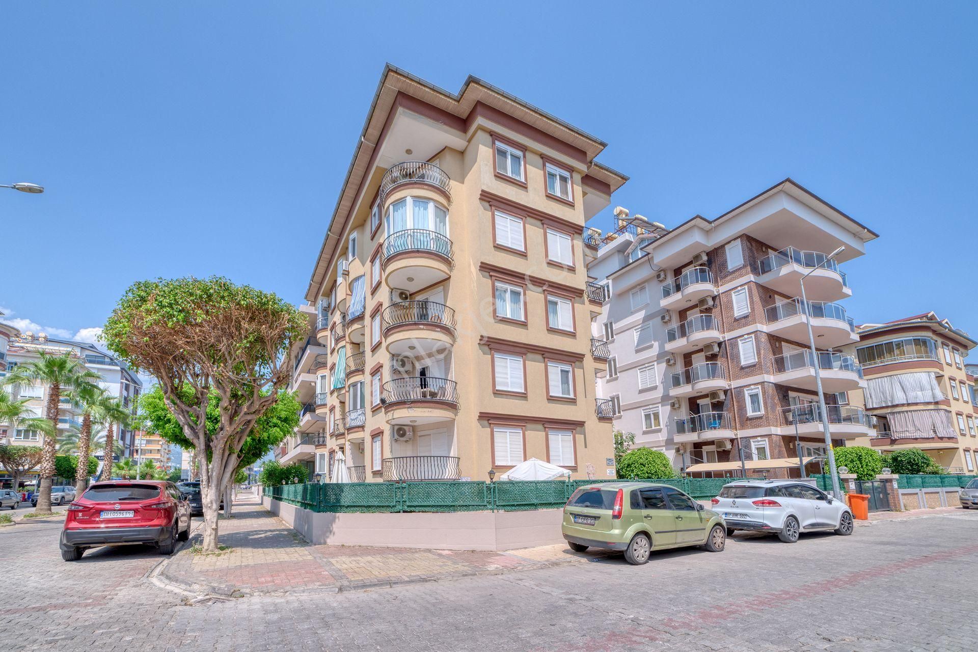 Emlaknomi Alanya Satılık 4+1 Full Sıfır Eşyalı Açık Havuzlu Dublex