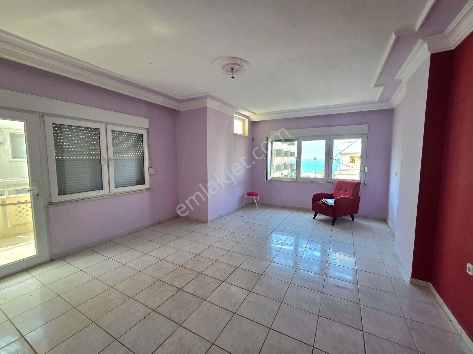 Obanın Merkezinde Deniz Manzaralı Satılık 2+1 Sahile 50 Metre - Görsel 2