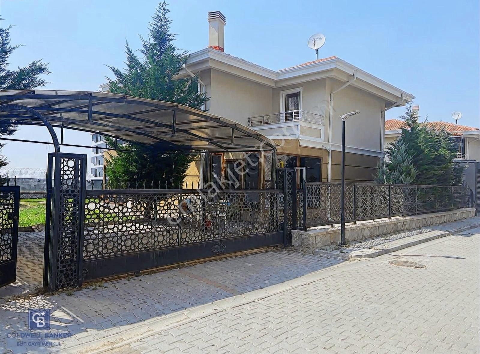 Mebuskent Sitesinde Kiralık Eşyalı 3+1 Villa