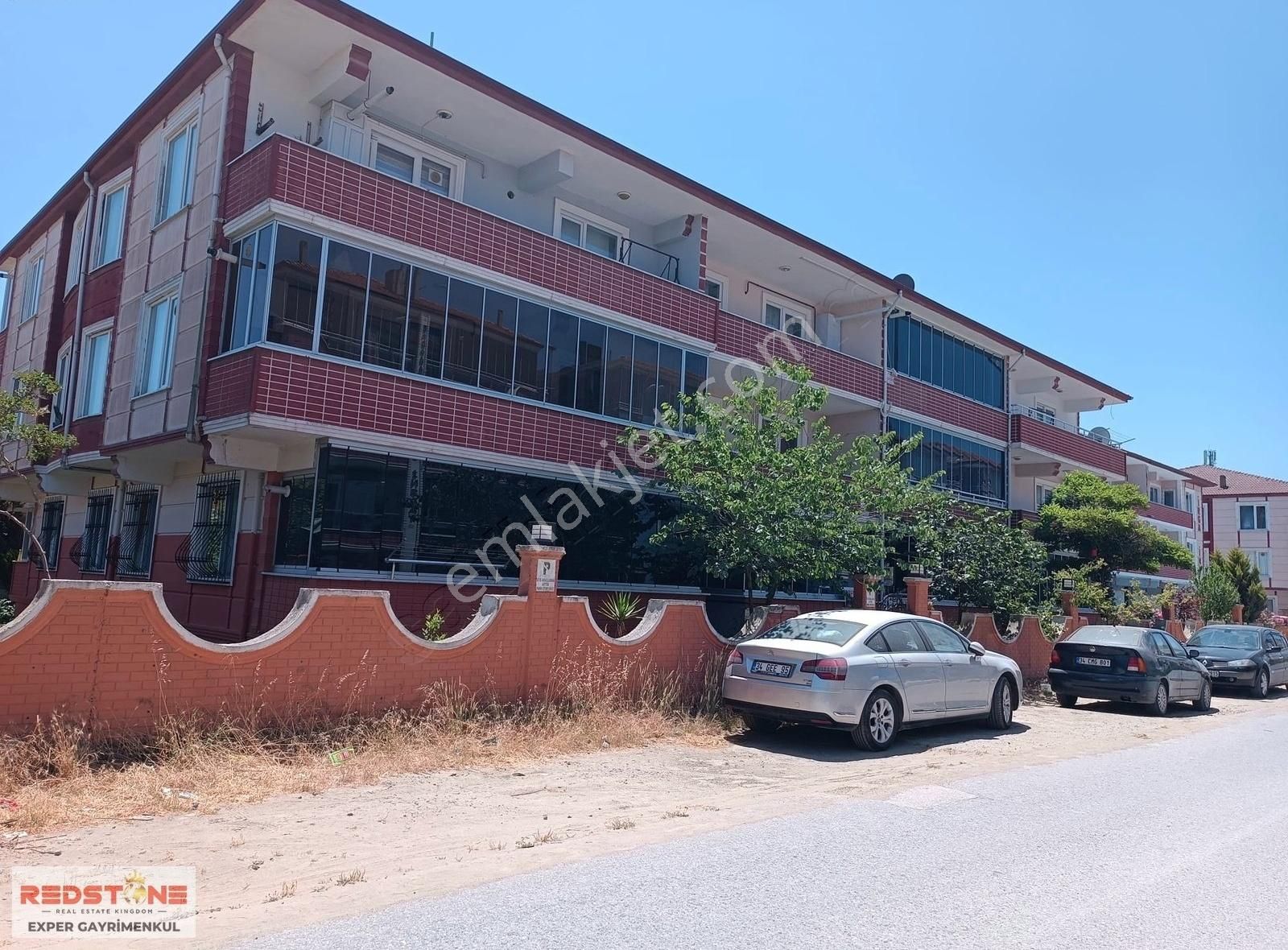 Redstone Karasu Akkumda Denize 250 M. Satılık Stüdyo Daire