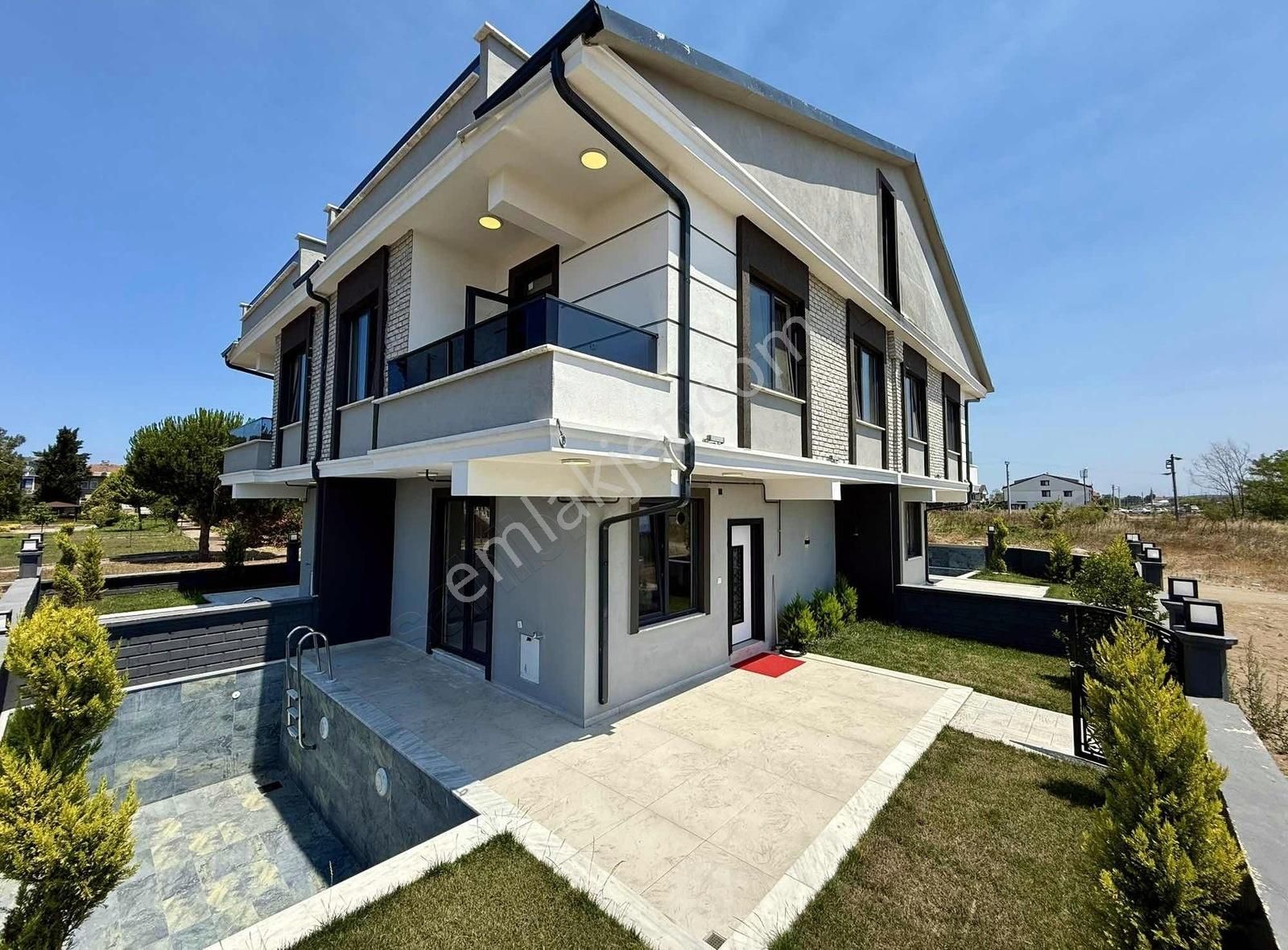 Müstakil Havuzlu Geniş Bahçeli !jakuzili! Ultralüks 4+1 Villa !!