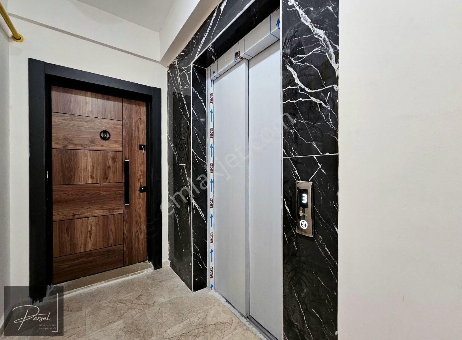 Parsel Gayrimenkulden Gündüz Ökçün Yakını 150 M² Özel Garajlı