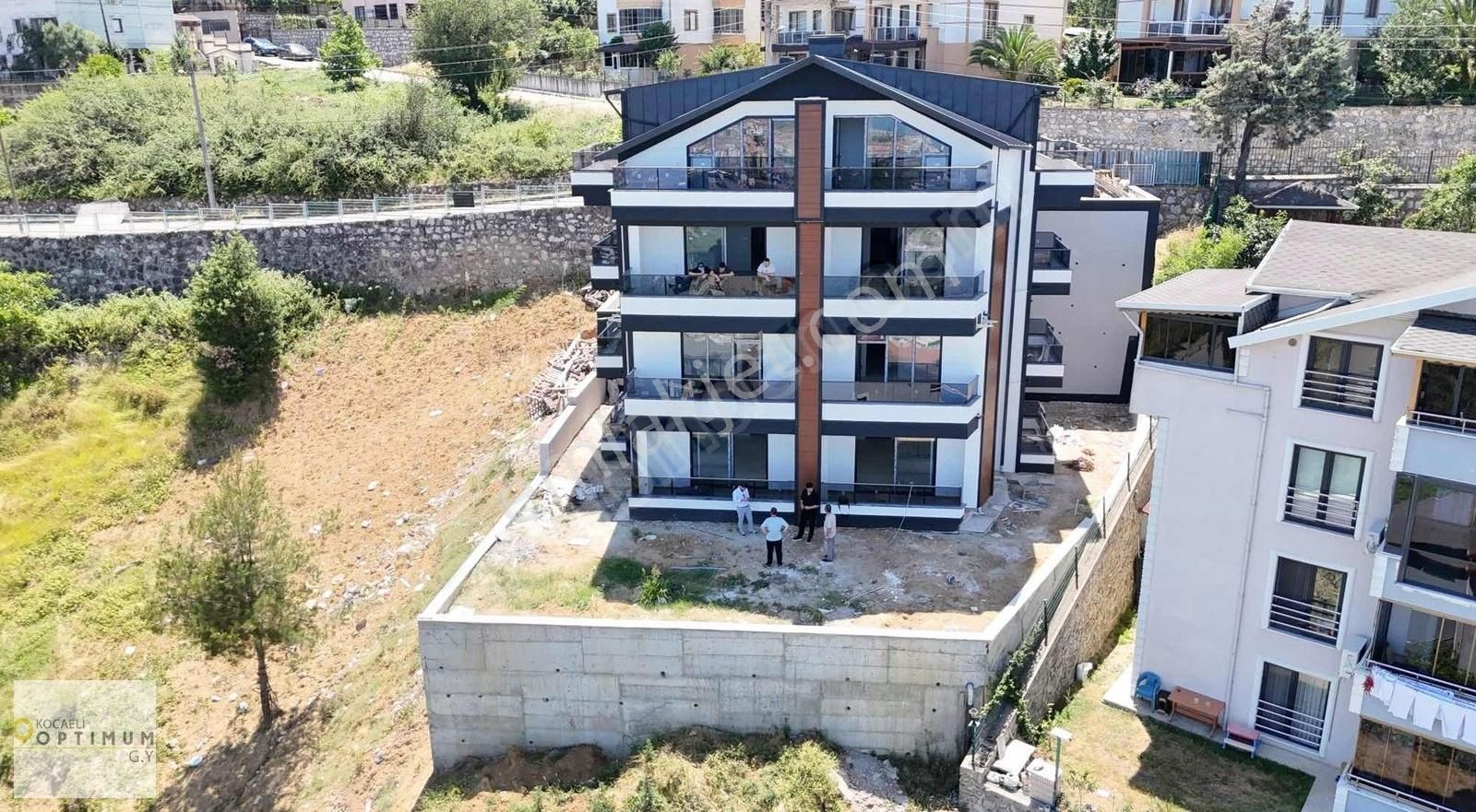 Gölcük Şehitler Lüks 3+1 Kiralık Bahçe Dubleks Deniz Manzaralı
